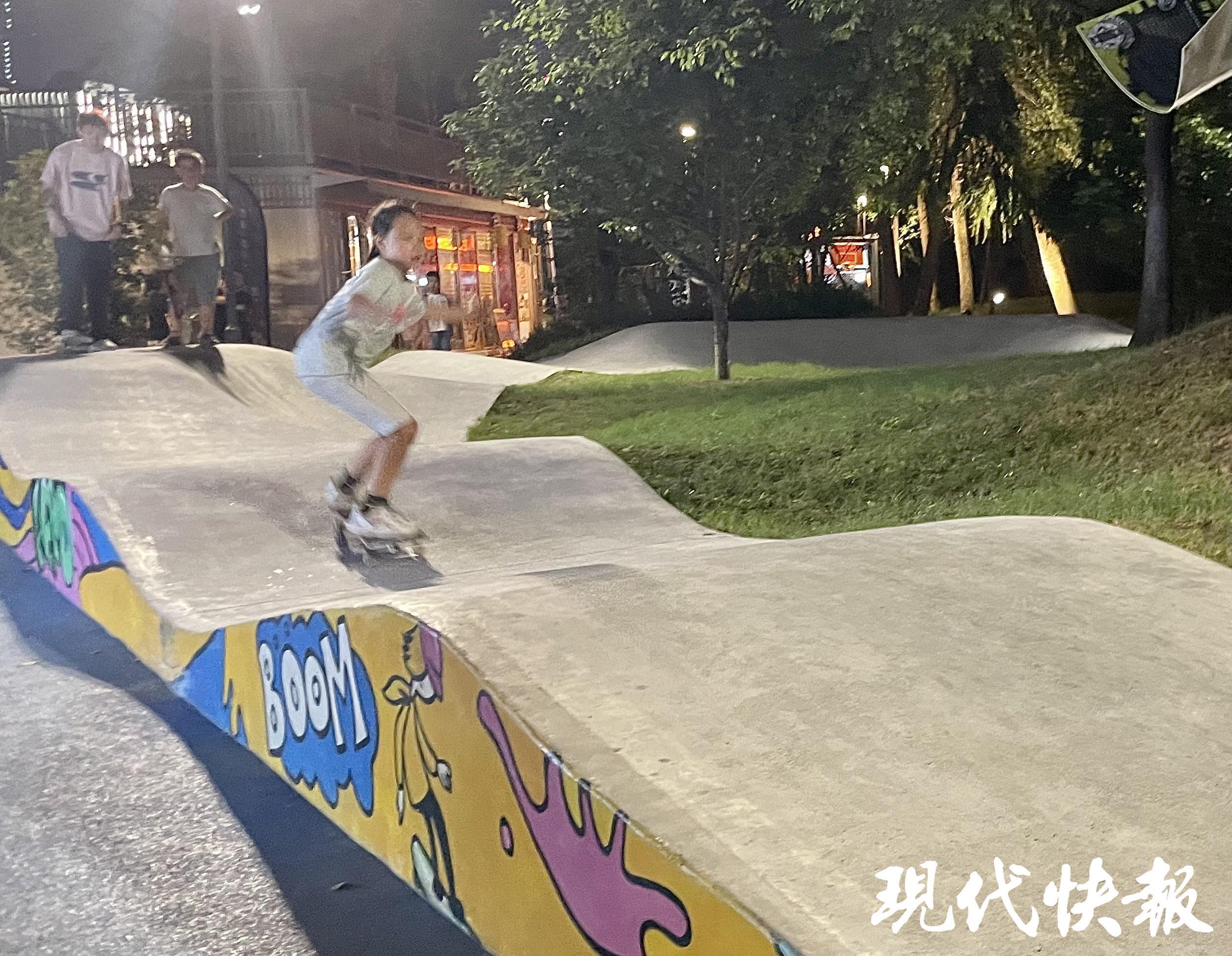 文脉华章｜艾尚体育app奥运刮起“潮玩”风体育文化的年轻态表达(图4)